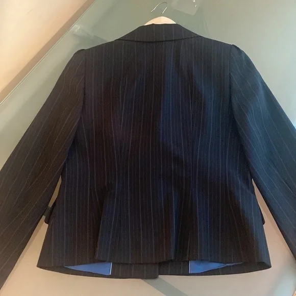 Ann Taylor Blazer Ann Taylor Virgin WOOL Pinstripe Blazer with Stretch Size 6P - Picture 3 of 10